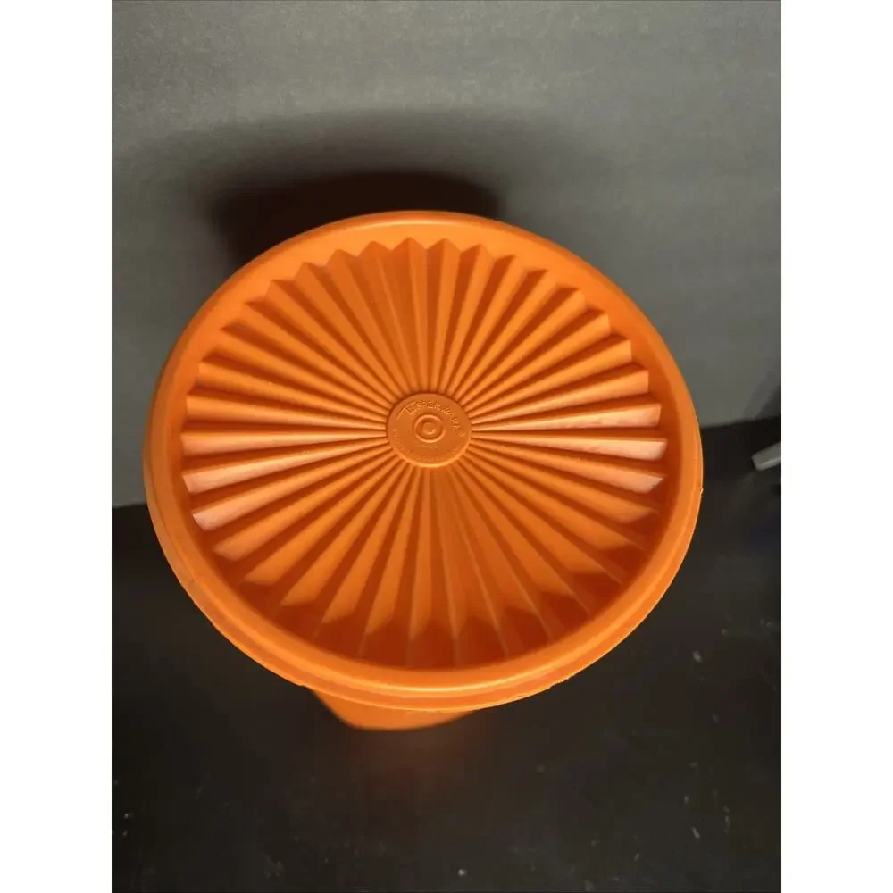 Tupperware 16 Cup Servalier 10.5
